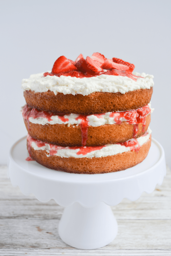 Keto Strawberry Shortcake Cake - Hey Keto Mama